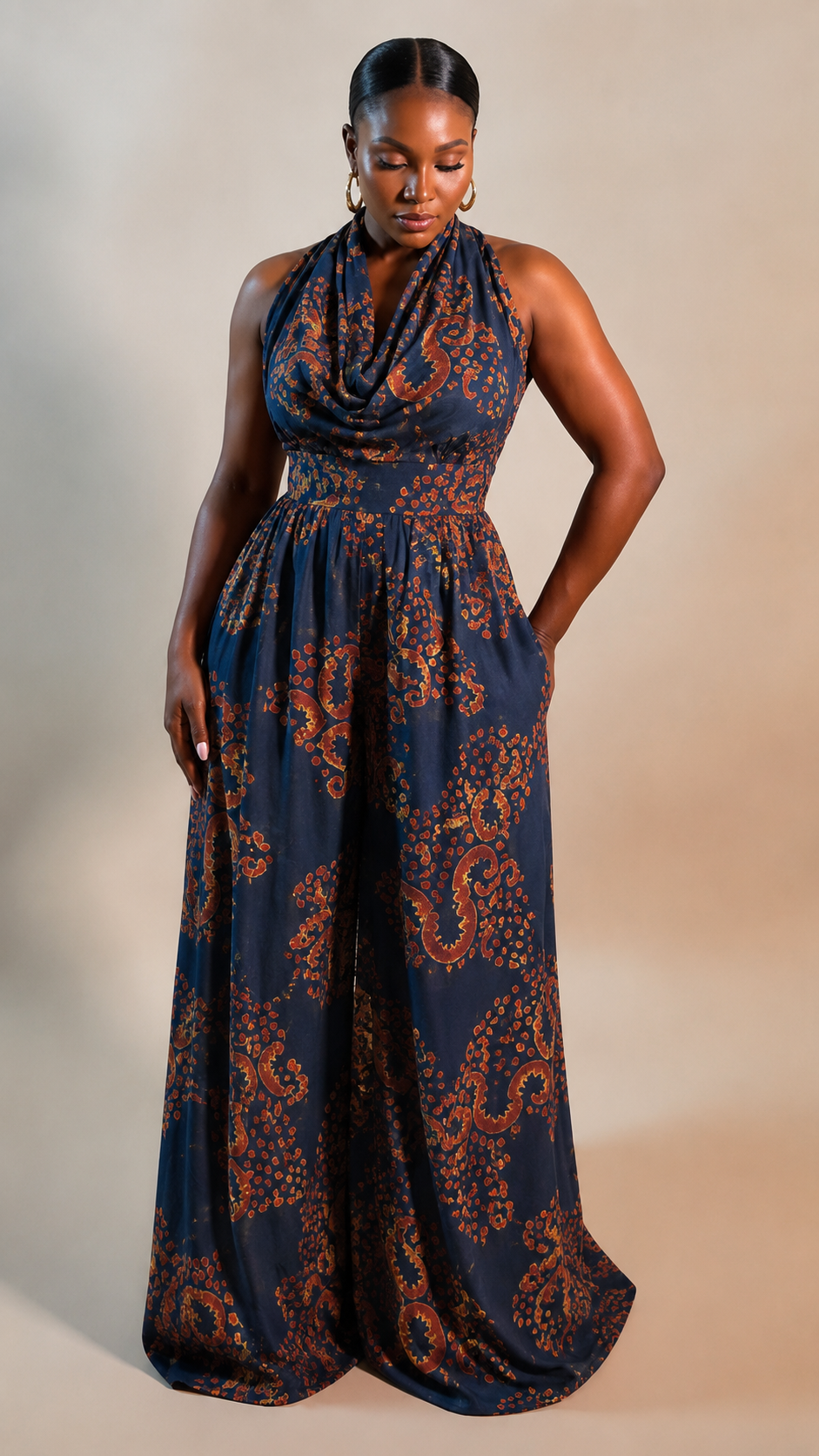 Combinaison batik Dos Nu Maxi – Imprimé Bleu Marine & Terracotta